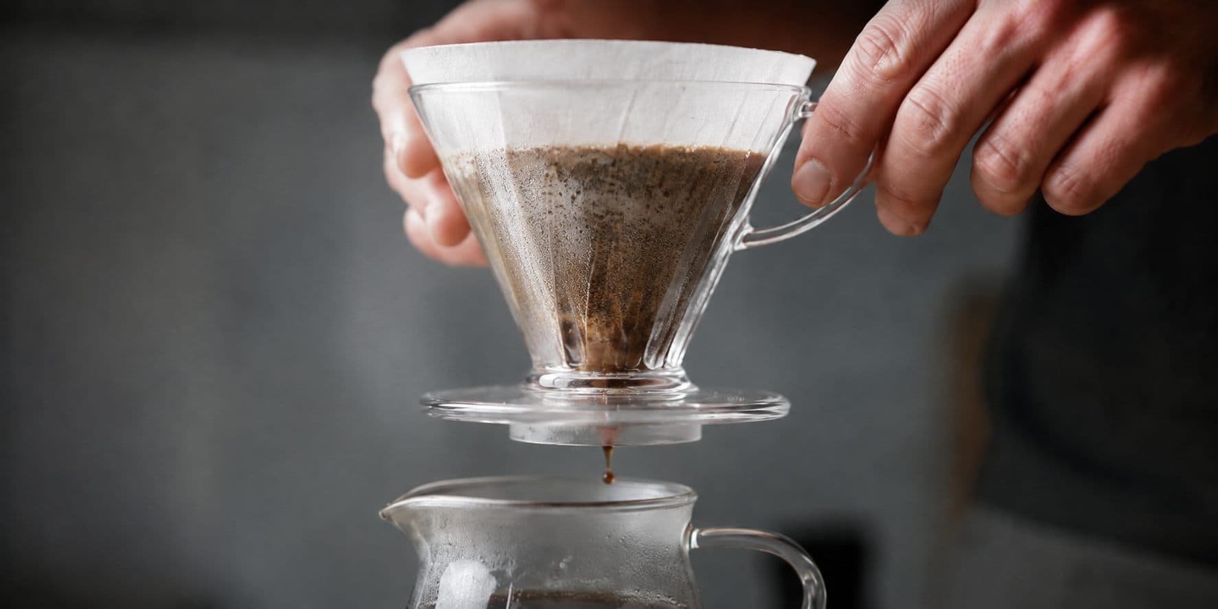 El agua revela la taza